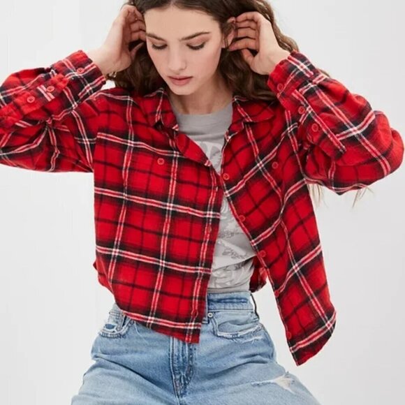 American Eagle Cropped Plaid Flannel Button Down Shirt Red Black Size L NWT - Picture 1 of 9